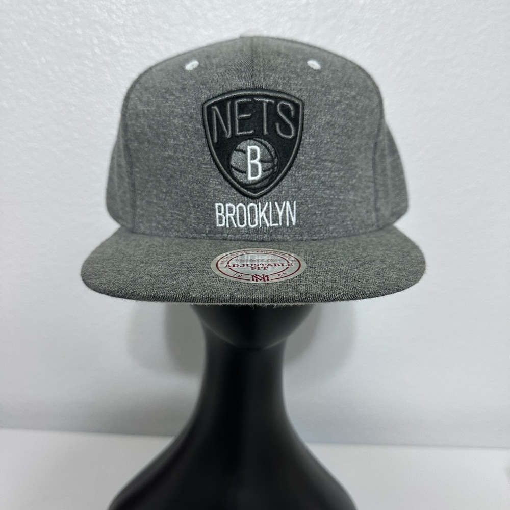 Mitchell & Ness Gray Brooklyn Nets Snapback Hat